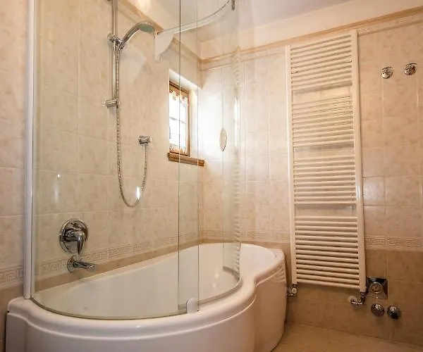 Kate アパート リヴィーニョ